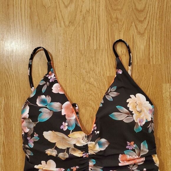 Becca First Date Printed Shirred One-Piece - NEW - Picture 4 of 9